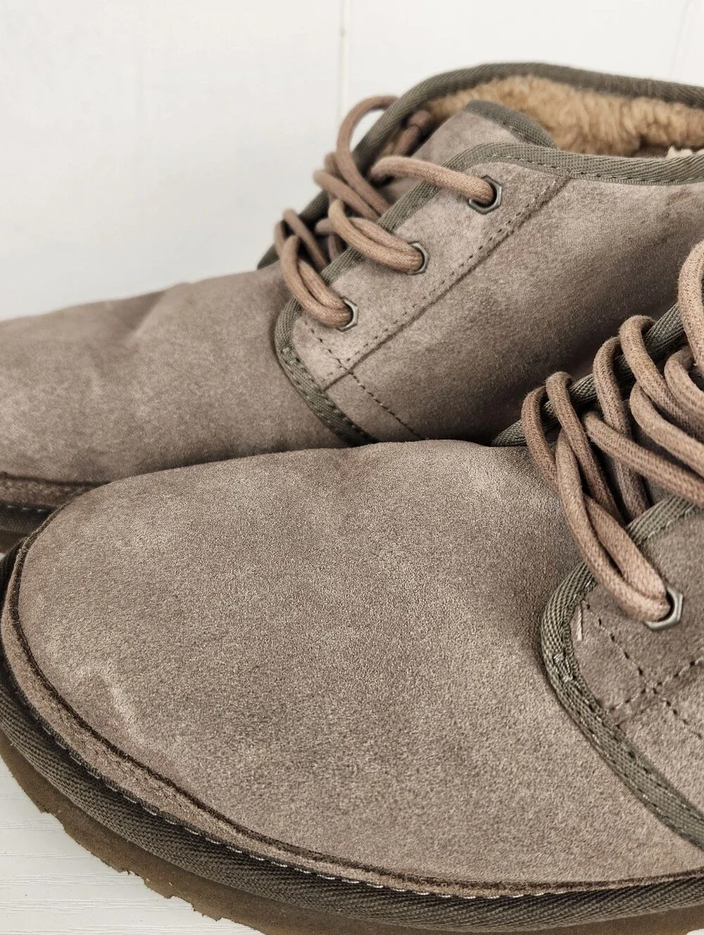 UGG Neumel Boots Mens 10 Chukka Brown Tan Suede Sherpa Lined Ankle Lace-Up Warm